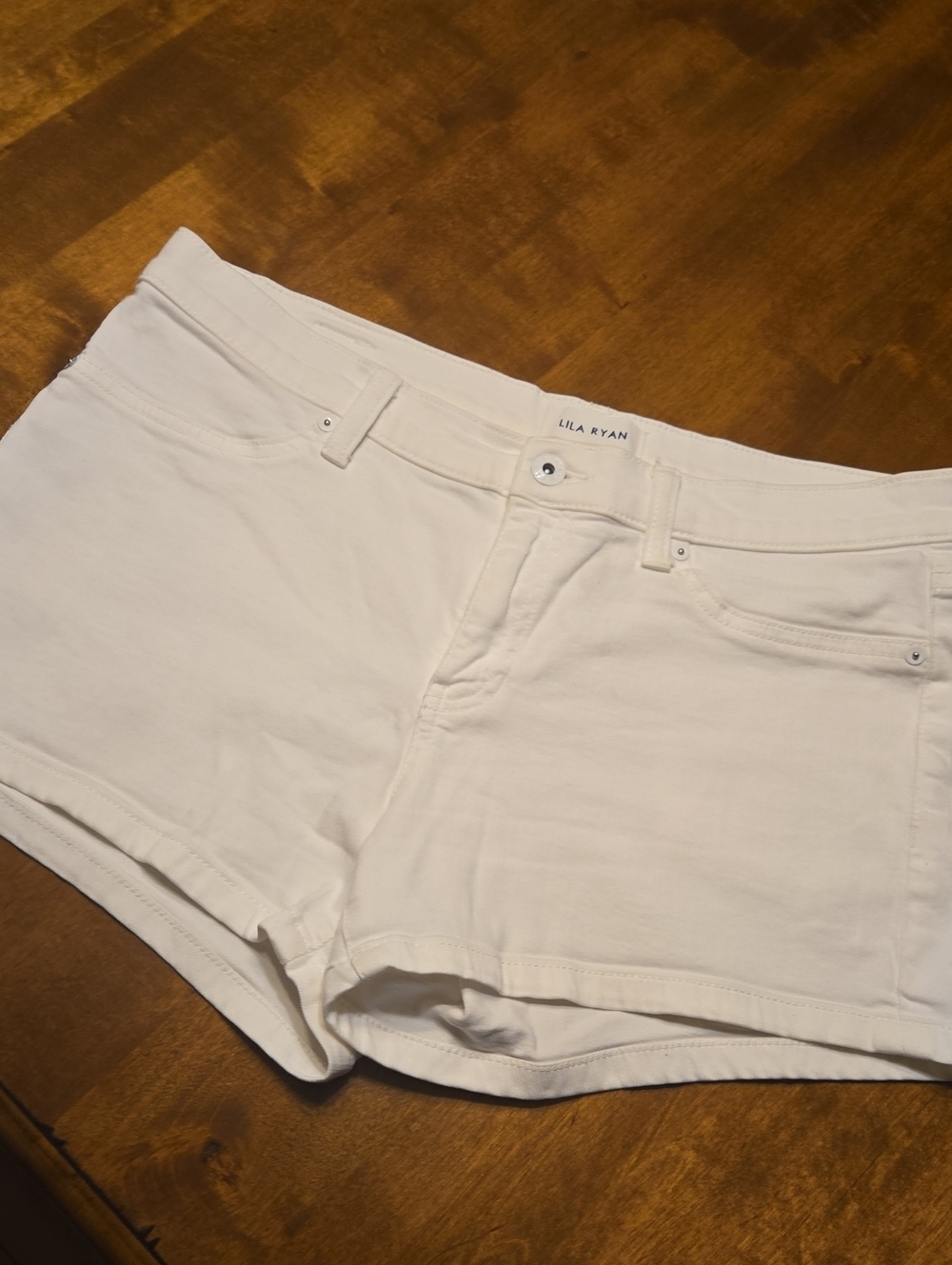 LILA RYAN White Cotton Stretch Jean Shorts 3" - Picture 1 of 4